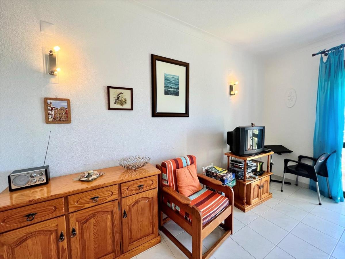 Classic With Pool By Homing Apartment *